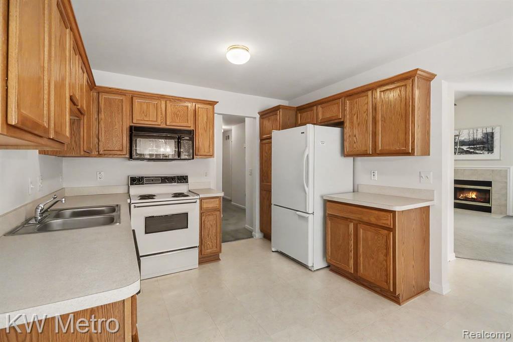 41273 Greenspire Drive, Clinton Twp, MI 48038 — Photo 17