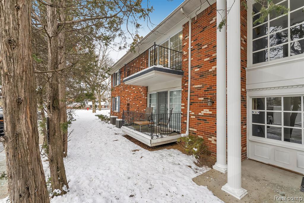 408 Fox Hills #A5 Drive S, Bloomfield Hills, MI 48304 — Photo 5