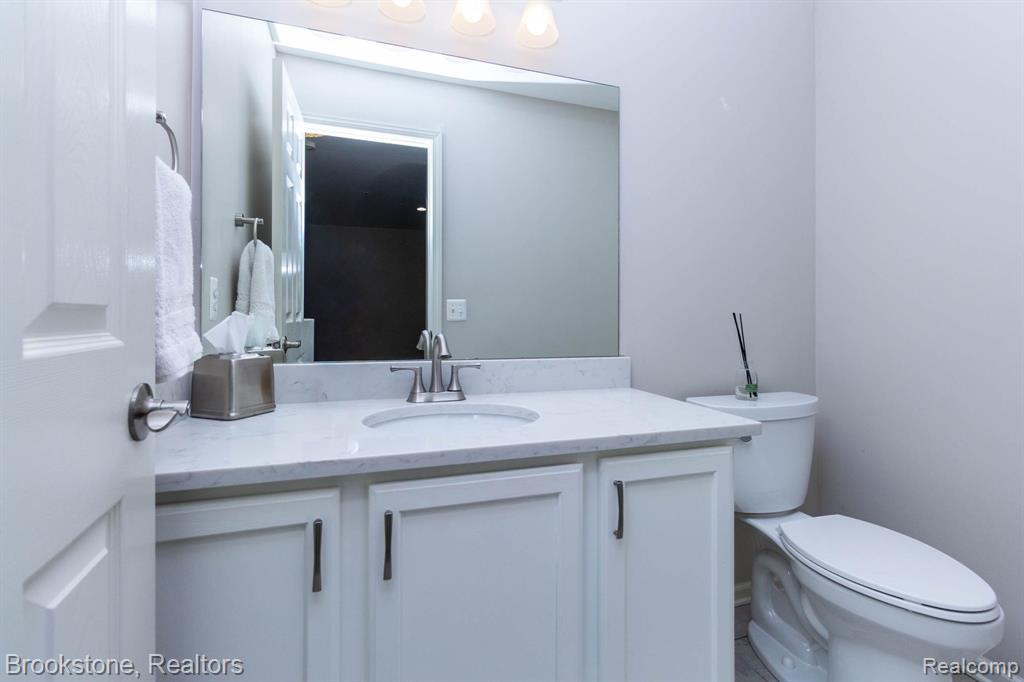 185 Amys Walk, Auburn Hills, MI 48326 — Photo 9