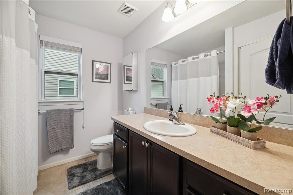 1115 PADDOCK Drive, South Lyon, MI 48178 — Photo 15