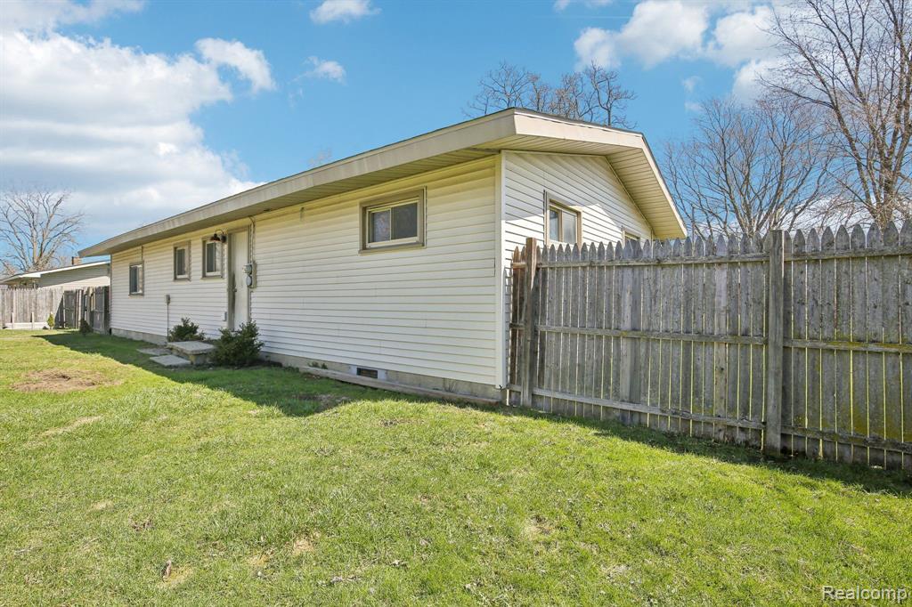 9091 MAPLEWOOD Drive, Clio, MI 48420 — Photo 24