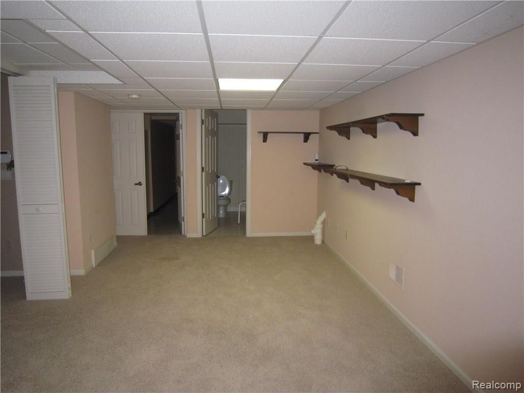 2753 MAITLAND Drive, Ann Arbor, MI 48105 — Photo 35