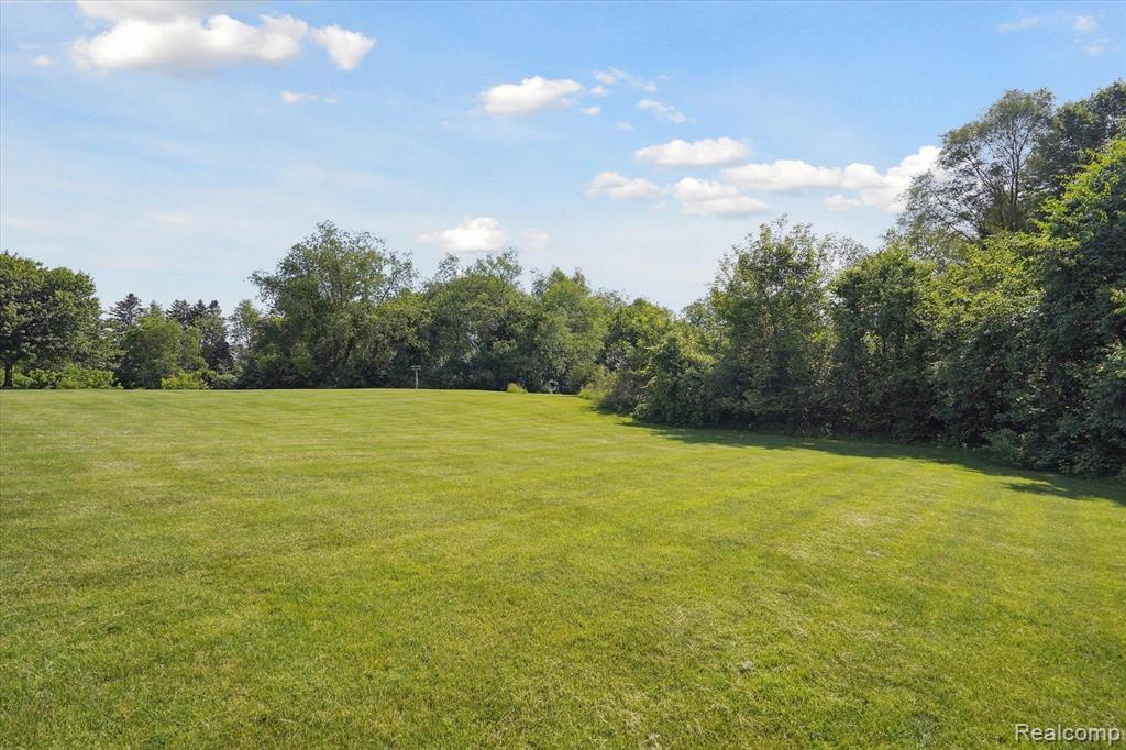 4747 WINDBERRY Lane, Milford, MI 48380 — Photo 38