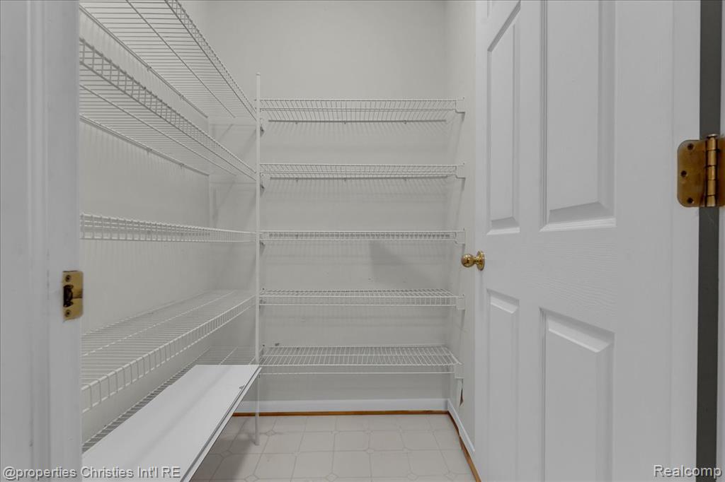5963 James Head Court, West Bloomfield, MI 48324 — Photo 15