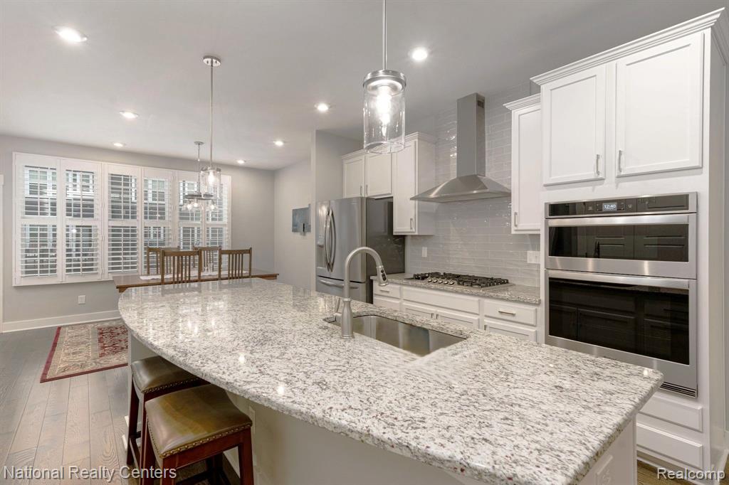 211 Sydney Court, Plymouth, MI 48170 — Photo 2