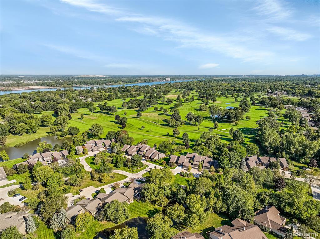 9735 HAWTHORNE GLEN Drive, Grosse Ile, MI 48138 — Photo 40