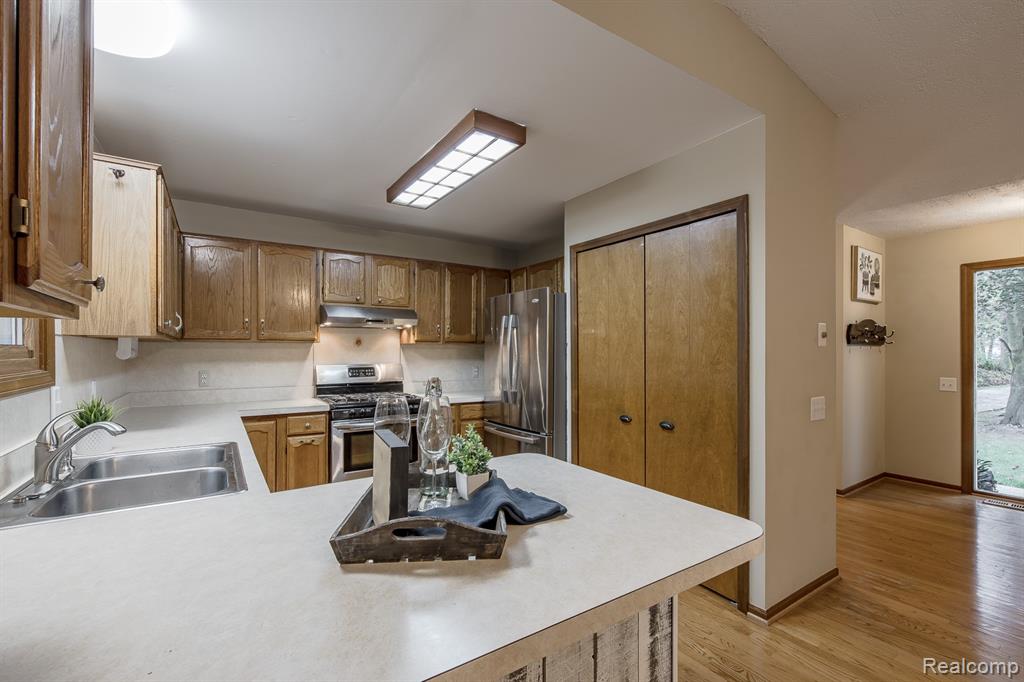 1969 Woodsman Drive, Ortonville, MI 48462 — Photo 13