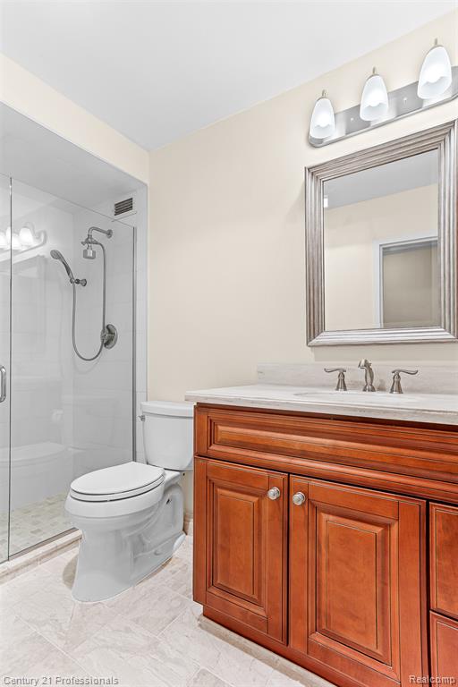 5000 Town Center, 1704, Southfield, MI 48075 — Photo 5