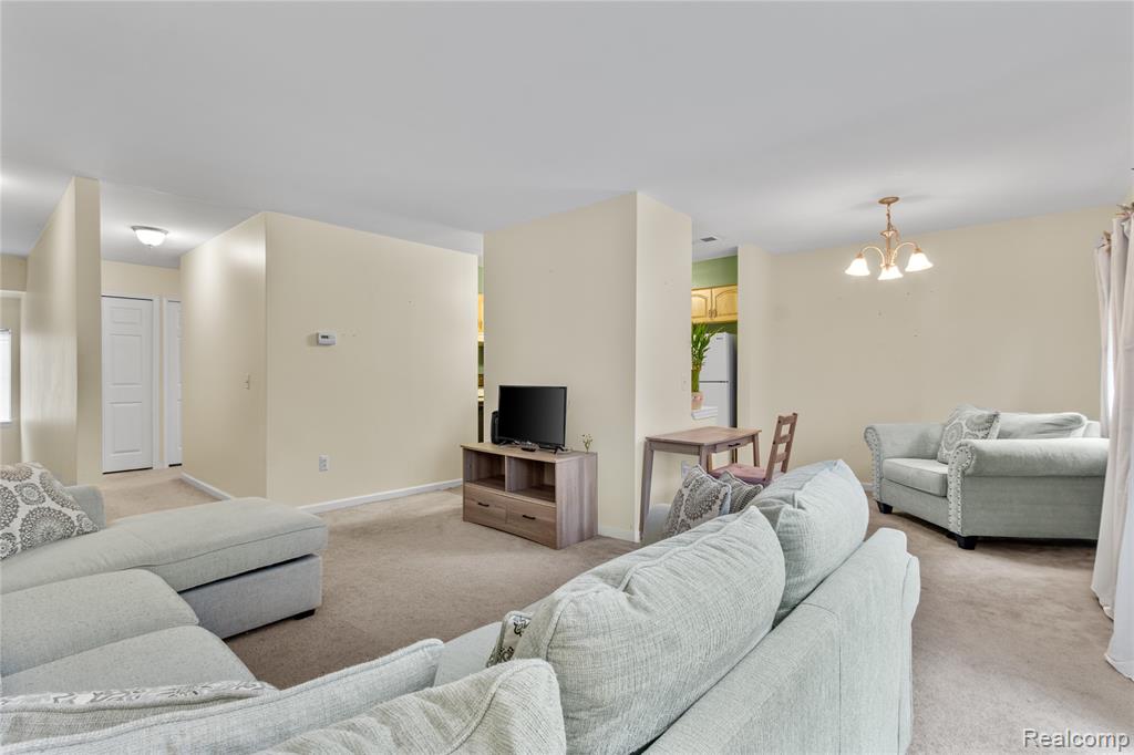33905 Pondview Circle, Livonia, MI 48152 — Photo 6