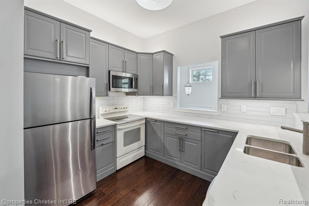 39771 ROCKCREST Circle, Northville, MI — Photo 17