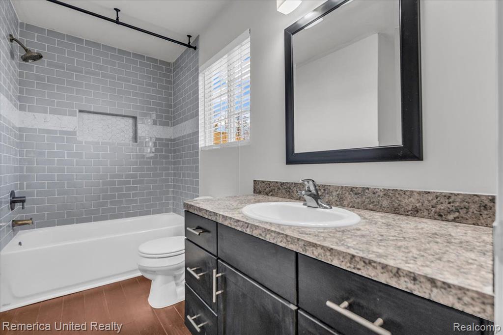 6453 MISTY, Waterford, MI 48327 — Photo 13