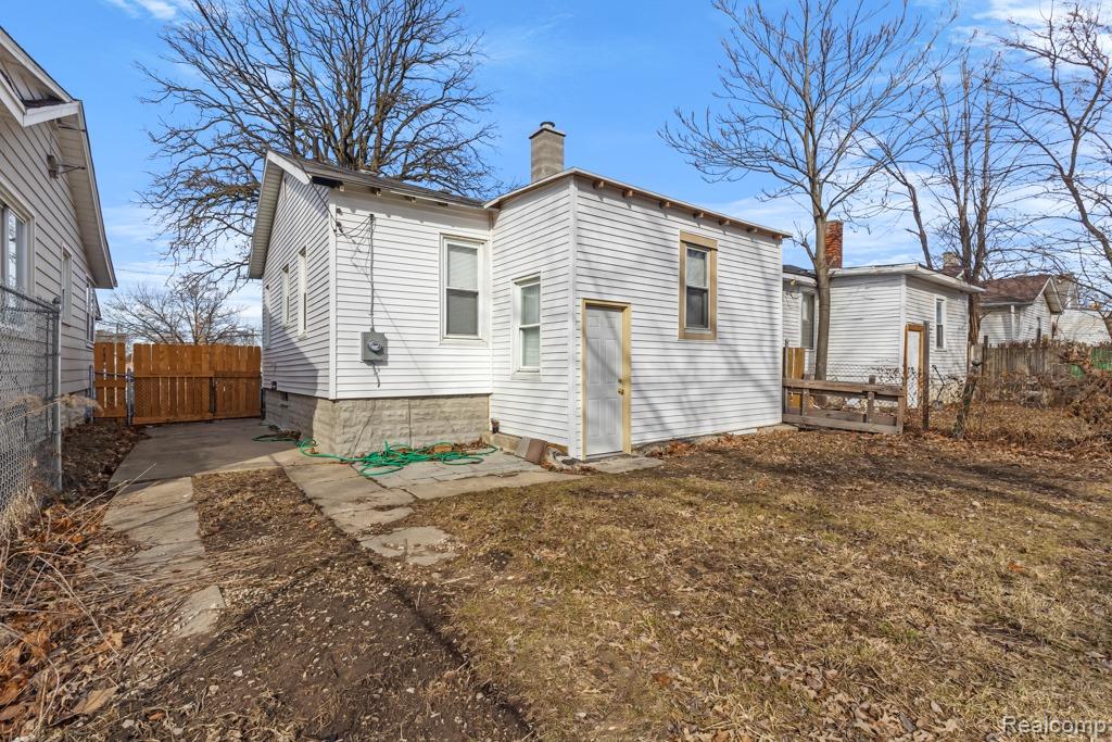 6050 Evergreen Avenue, Dearborn, MI 48228 — Photo 3