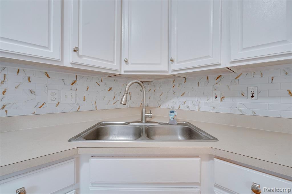609 Cherry Orchard Road, Canton, MI 48188 — Photo 18
