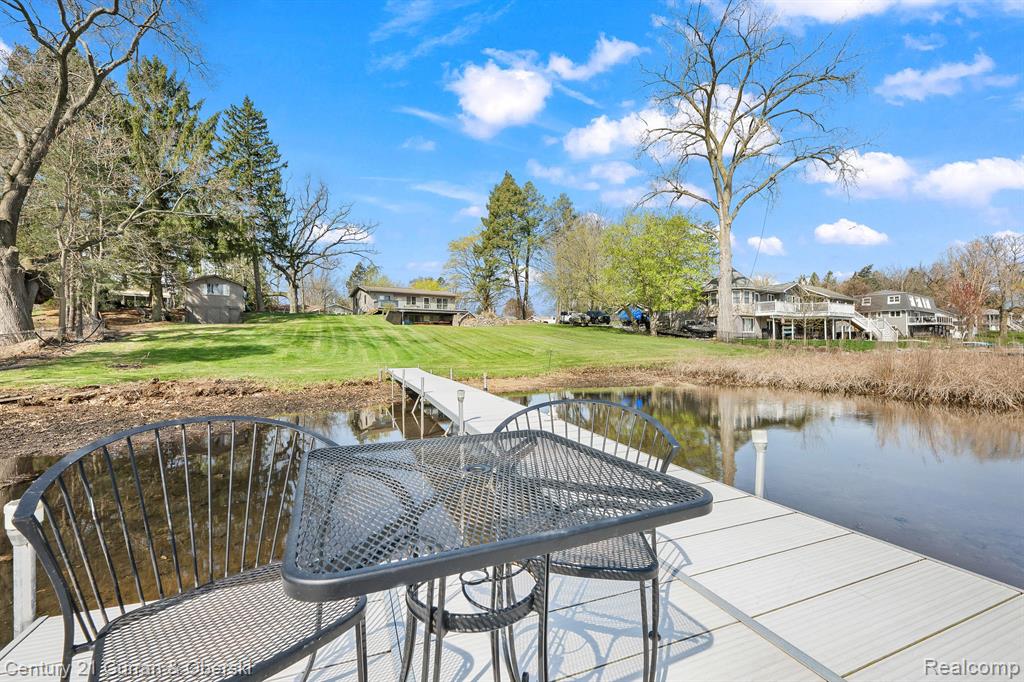 417 CHICAGO Drive, Howell, MI 48843 — Photo 5