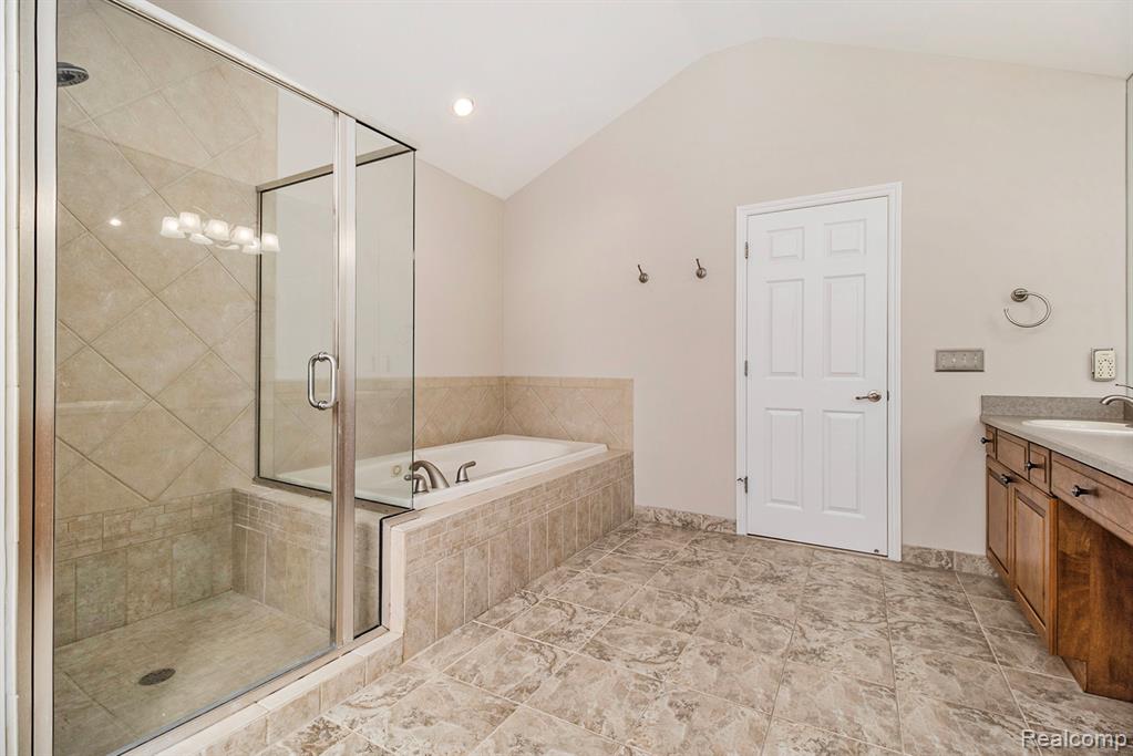 2298 Meadow Court, Leonard, MI 48367 — Photo 25