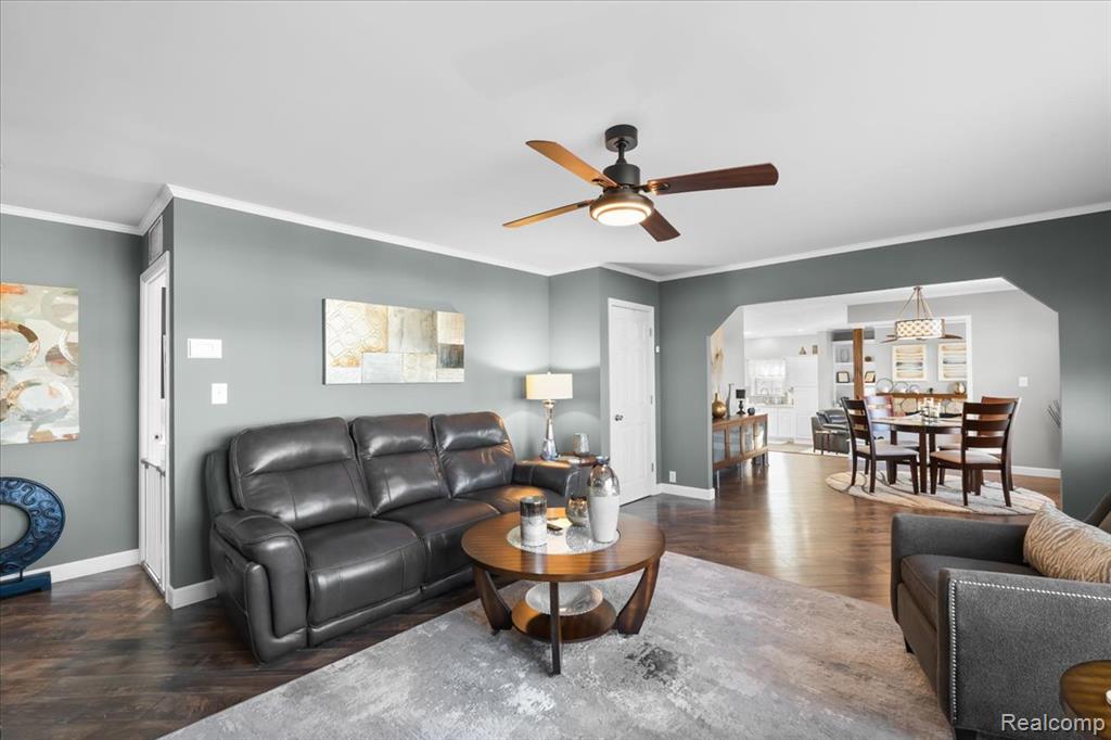 11201 Woodchester Court, South Lyon, MI 48178 — Photo 4
