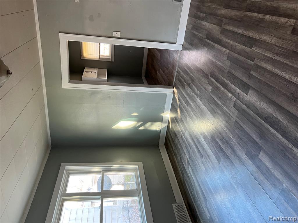 936 Stocker Avenue, Flint, MI 48503 — Photo 8