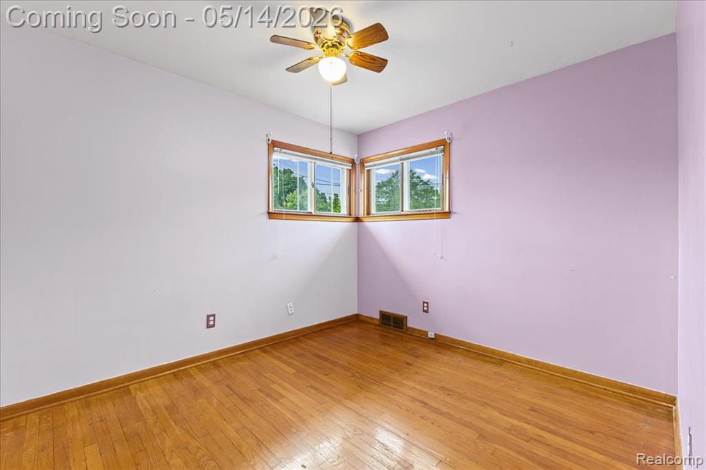 8435 Nightingale Street, Dearborn Heights, MI 48127 — Photo 13
