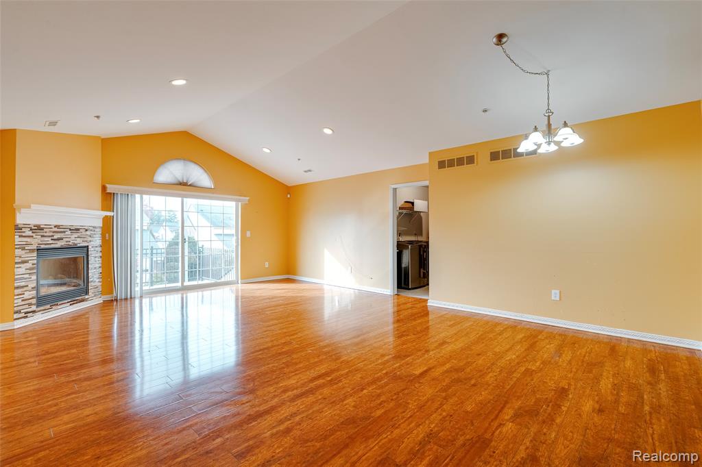 31204 Alexa Drive, Commerce Twp, MI 48390 — Photo 8