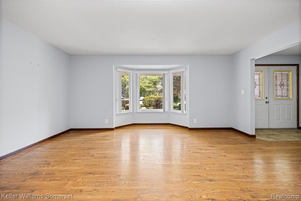 33614 Lakeview Street, New Baltimore, MI 48047 — Photo 14