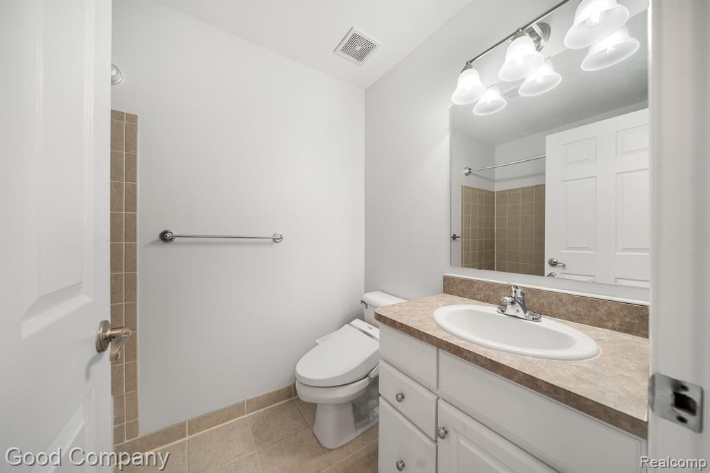 5201 Tamara Circle, Walled Lake, MI 48390 — Photo 13
