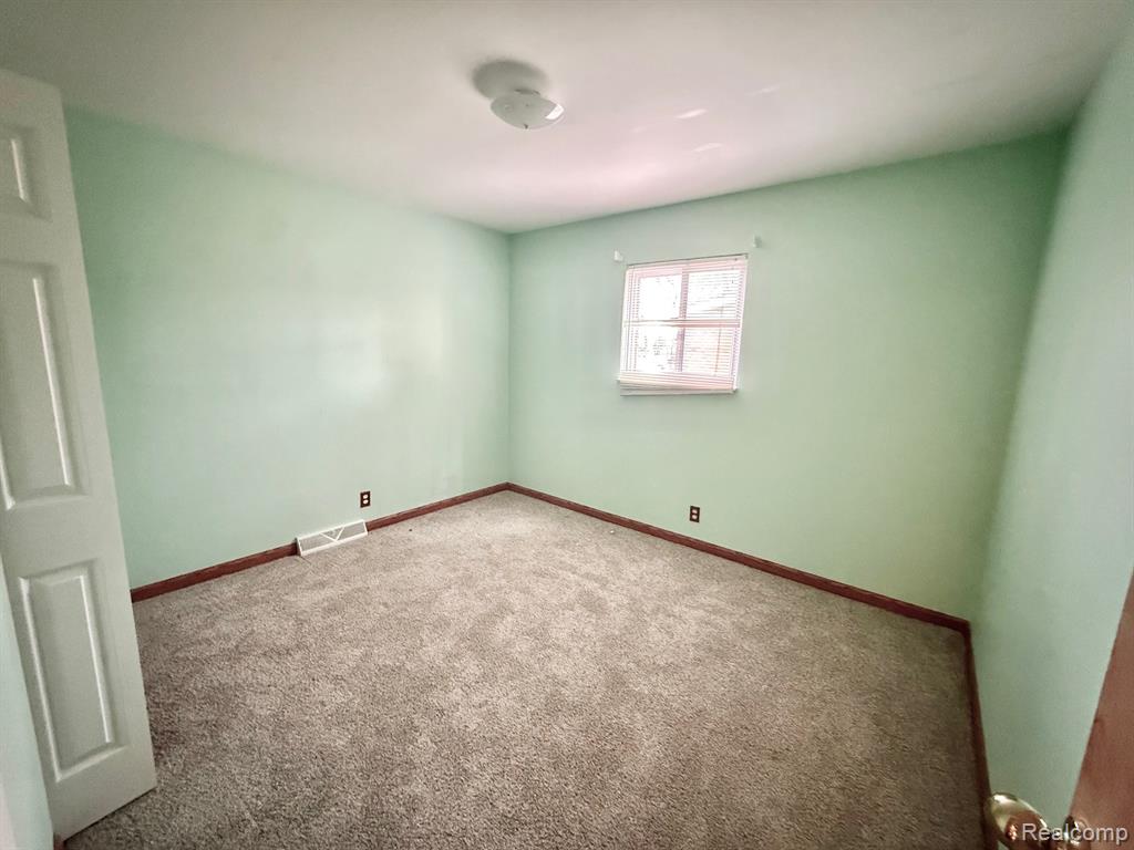 7040 Lou Mac Drive, Swartz Creek, MI 48473 — Photo 29