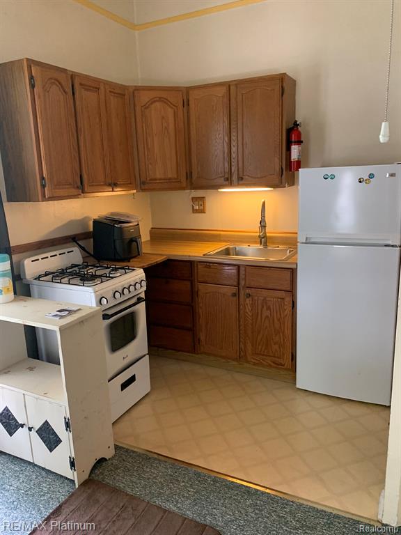 419 N State Street, Howell, MI 48843 — Photo 9