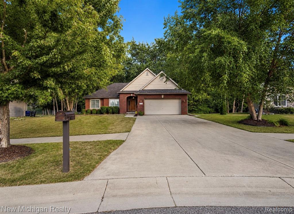8582 Devin Drive, Davison, MI 48423