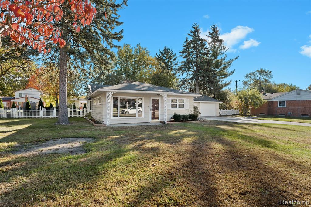 8946 OPORTO Street, Livonia, MI 48150 — Photo 3
