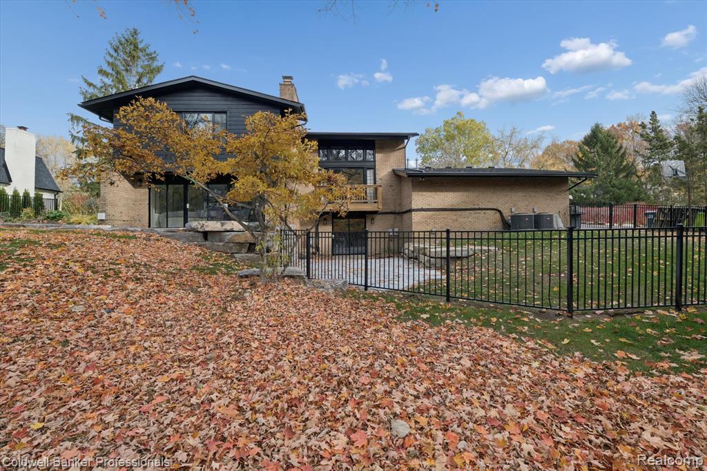 18275 Edenderry Street, Northville, MI 48168 — Photo 49