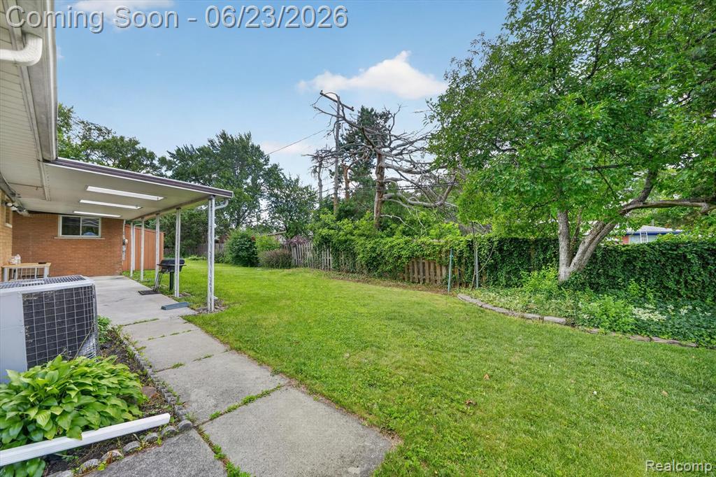 29101 Campbell Drive, Warren, MI 48093 — Photo 31