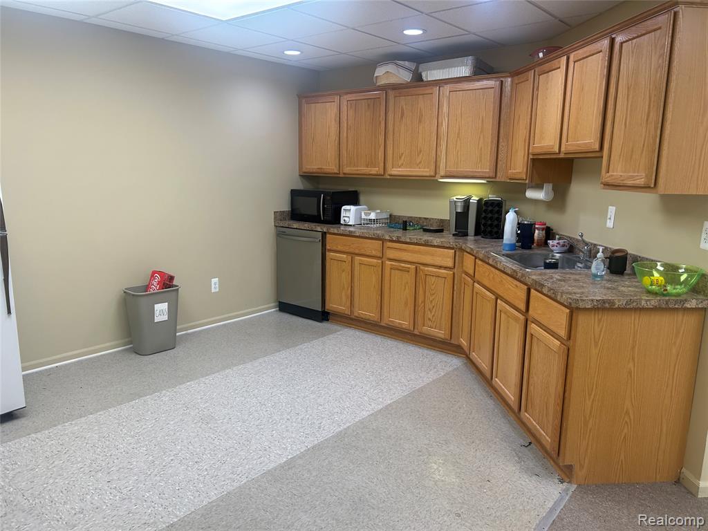 15045 DIXIE HWY, Holly, MI 48442 — Photo 7