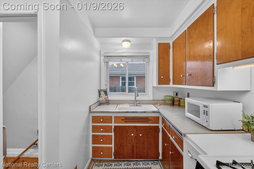 17609 Quarry Street, Riverview, MI 48193 — Photo 11
