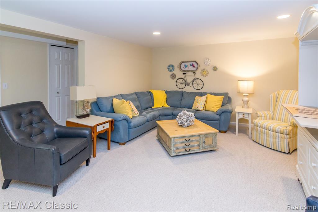 4655 Summer Ridge Drive, 17, Howell, MI 48843 — Photo 11