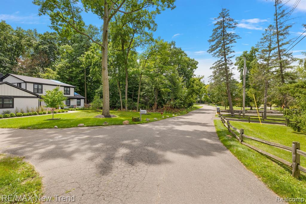 4796 DOW RIDGE Road, Orchard Lake Village, MI 48324 — Photo 20