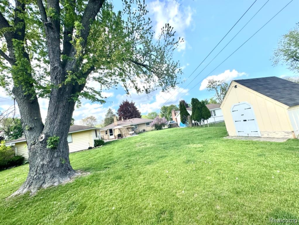 4550 Maeder Street, Shelby Twp, MI 48316 — Photo 33