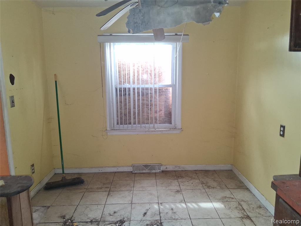 709 E MARGARET Street, Highland Park, MI 48203 — Photo 3