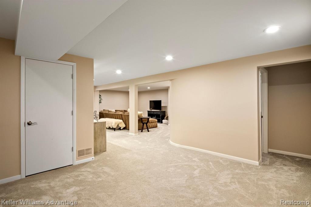 4081 PINESTEAD Drive, Commerce Twp, MI 48390 — Photo 16
