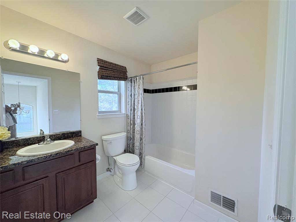 6178 Elarz Drive, Troy, MI 48085 — Photo 21