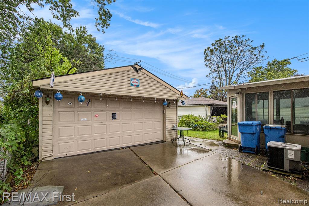 5670 WILLIAMS Street, Dearborn Heights, MI 48125 — Photo 13