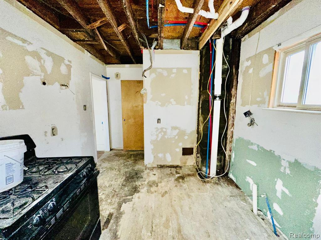 9252 WARD Street, Detroit, MI 48228 — Photo 13