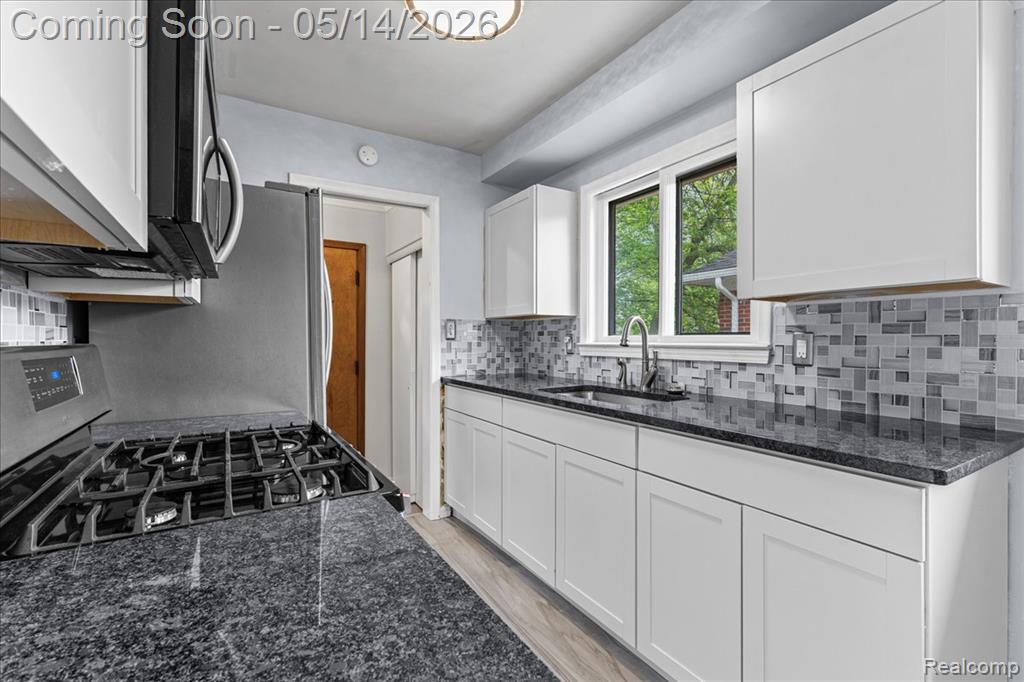 8435 Nightingale Street, Dearborn Heights, MI 48127 — Photo 3