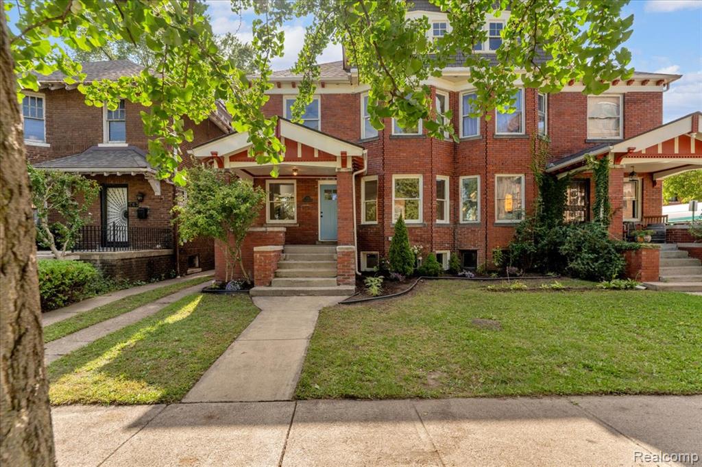 751 Van Dyke Street
