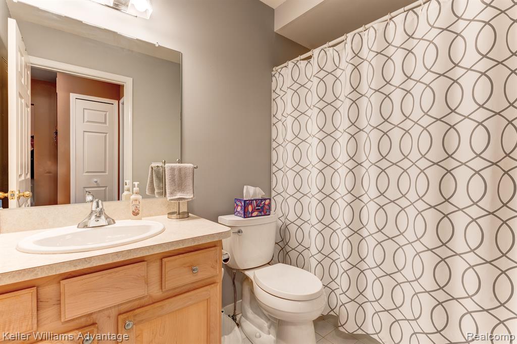 40752 Lenox Park Drive, Novi, MI 48377 — Photo 13