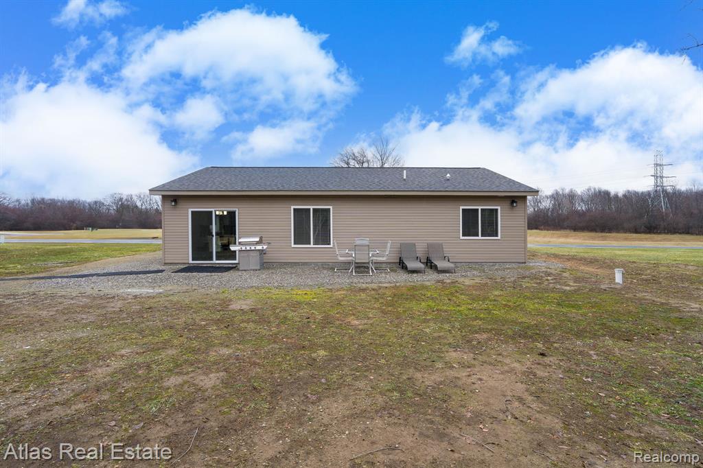4081 Hidden View Drive, Flint, MI 48506 — Photo 13