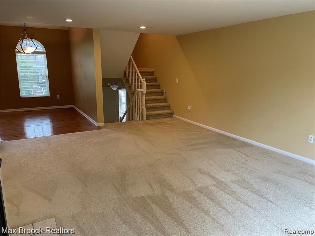 754 SANDALWOOD Drive, Troy, MI 48085 — Photo 4