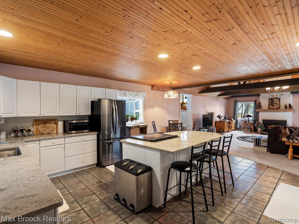 9431 MANDON Road, White Lake, MI — Photo 34