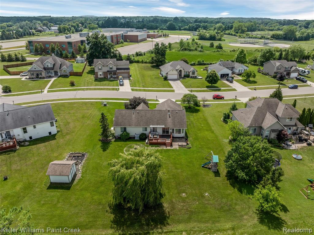 7537 Waterfall Drive, Grand Blanc, MI 48439 — Photo 37