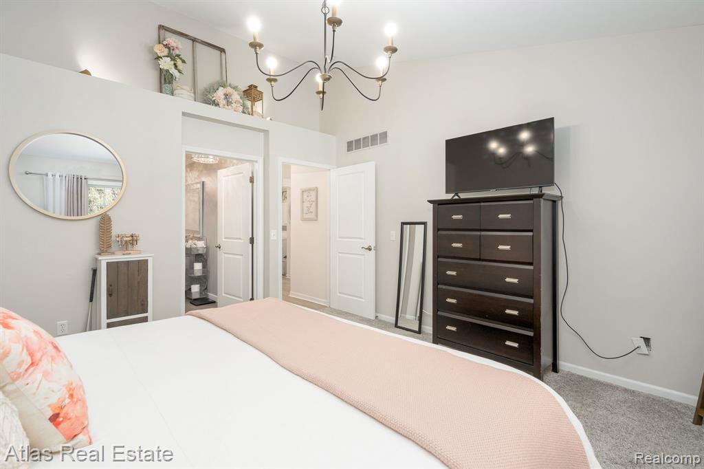 5864 Augusta Lane, Grand Blanc, MI 48439 — Photo 32