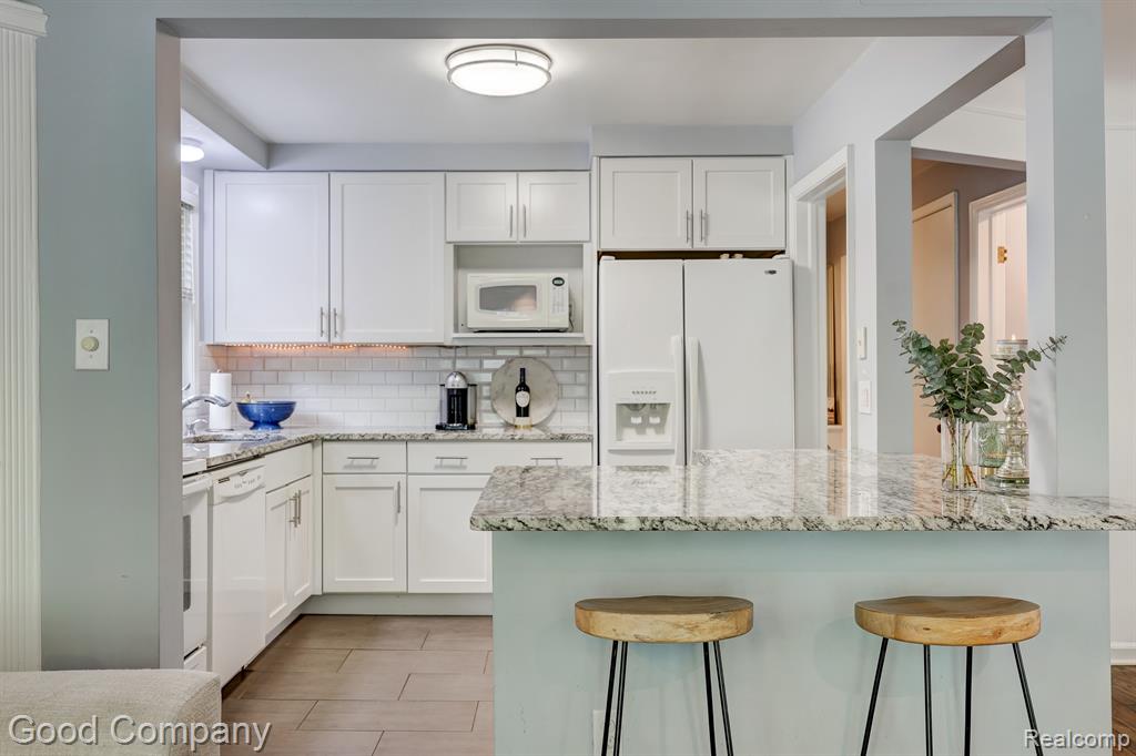 605 HELENE Avenue, Royal Oak, MI 48067 — Photo 14